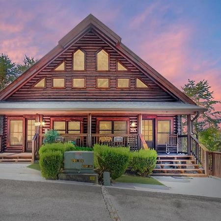 2 Miles From Dollywood Family Resort With Seasonal Outdoor Swimming Pool, Year Around Heated Indoor Swimming Pool, Townhome Style Cabin, Private Hot Tub, Arcade, Tv, Wifi, Kitchen With Refrigerator, Washer And Dryer Pigeon Forge Eksteriør bilde