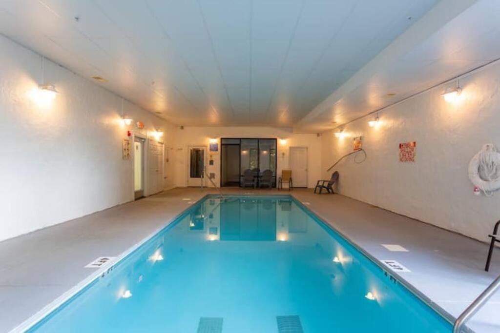 2 Miles From Dollywood Family Resort With Seasonal Outdoor Swimming Pool, Year Around Heated Indoor Swimming Pool, Townhome Style Cabin, Private Hot Tub, Arcade, Tv, Wifi, Kitchen With Refrigerator, Washer And Dryer Pigeon Forge Eksteriør bilde